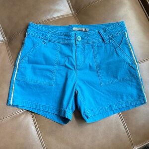 Prana shorts size 6 with stitching detail
